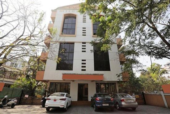 Hotel Lotus Pune Exteriör bild